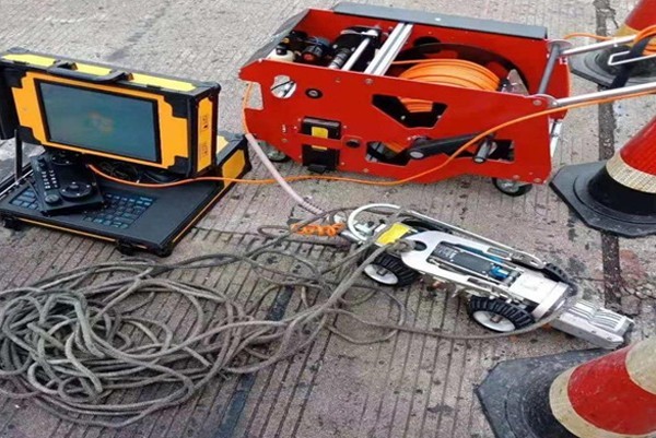 于洪CCTV管道检测机器人