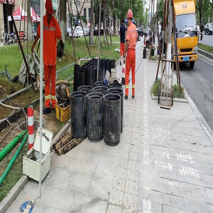 于洪管道短管置换修复